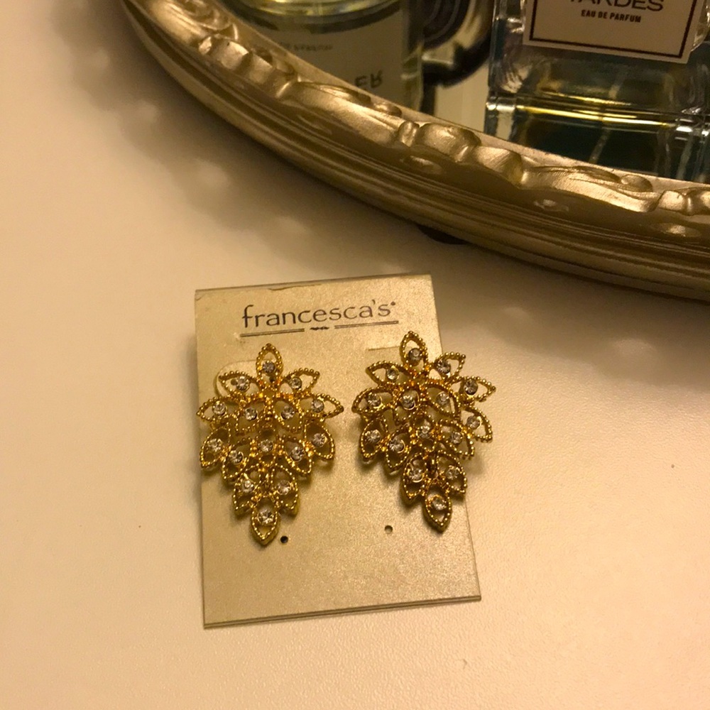 2/$10 NWT Francesca’s Gold Tone Costume Earrings